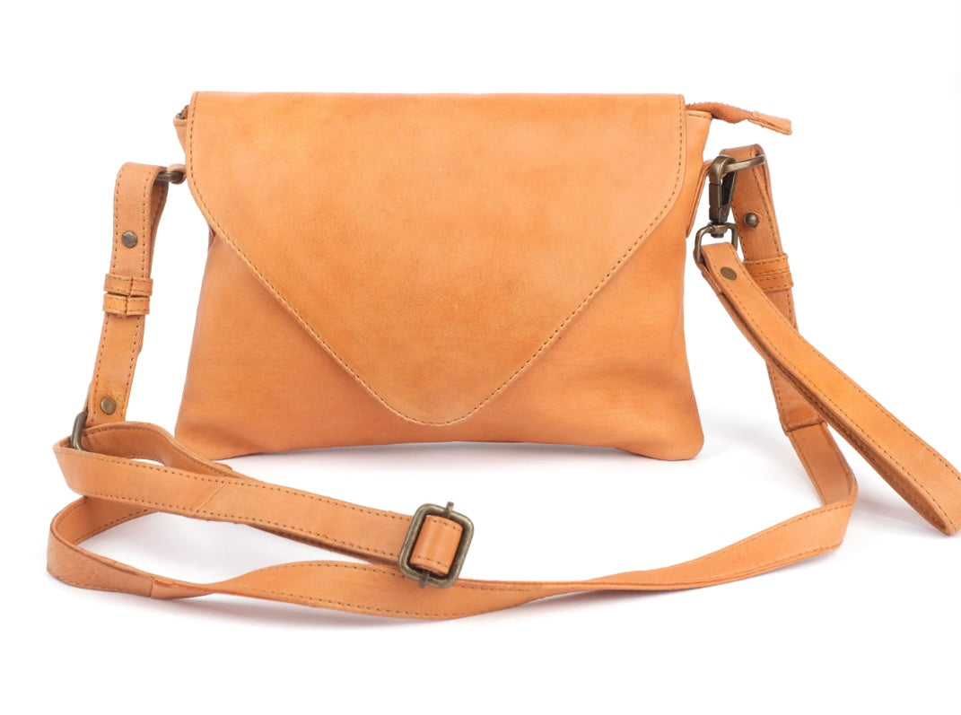 Swoon Leather Cross Body ~ Tan