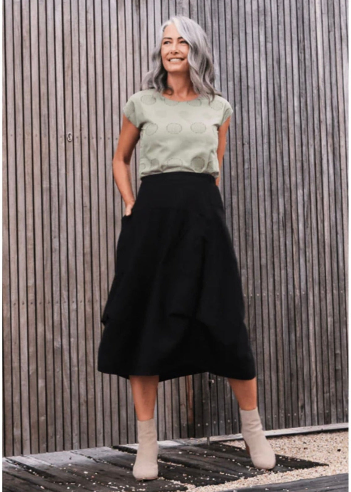 Milwaukee Mills Skirt ~ Black