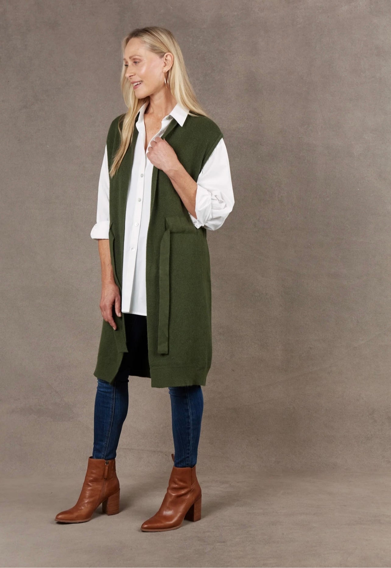 Nawi Vest ~ Olive