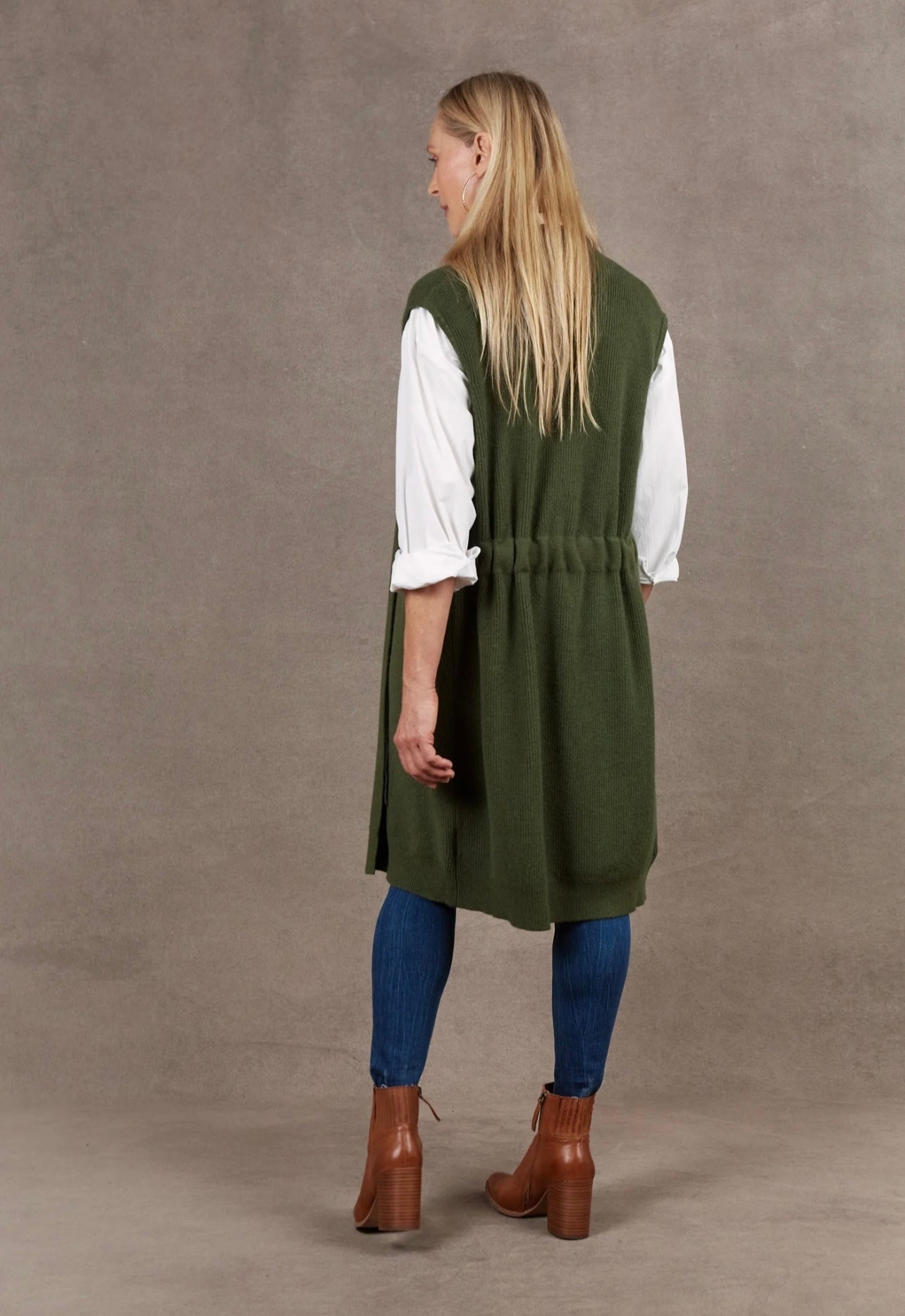 Nawi Vest ~ Olive