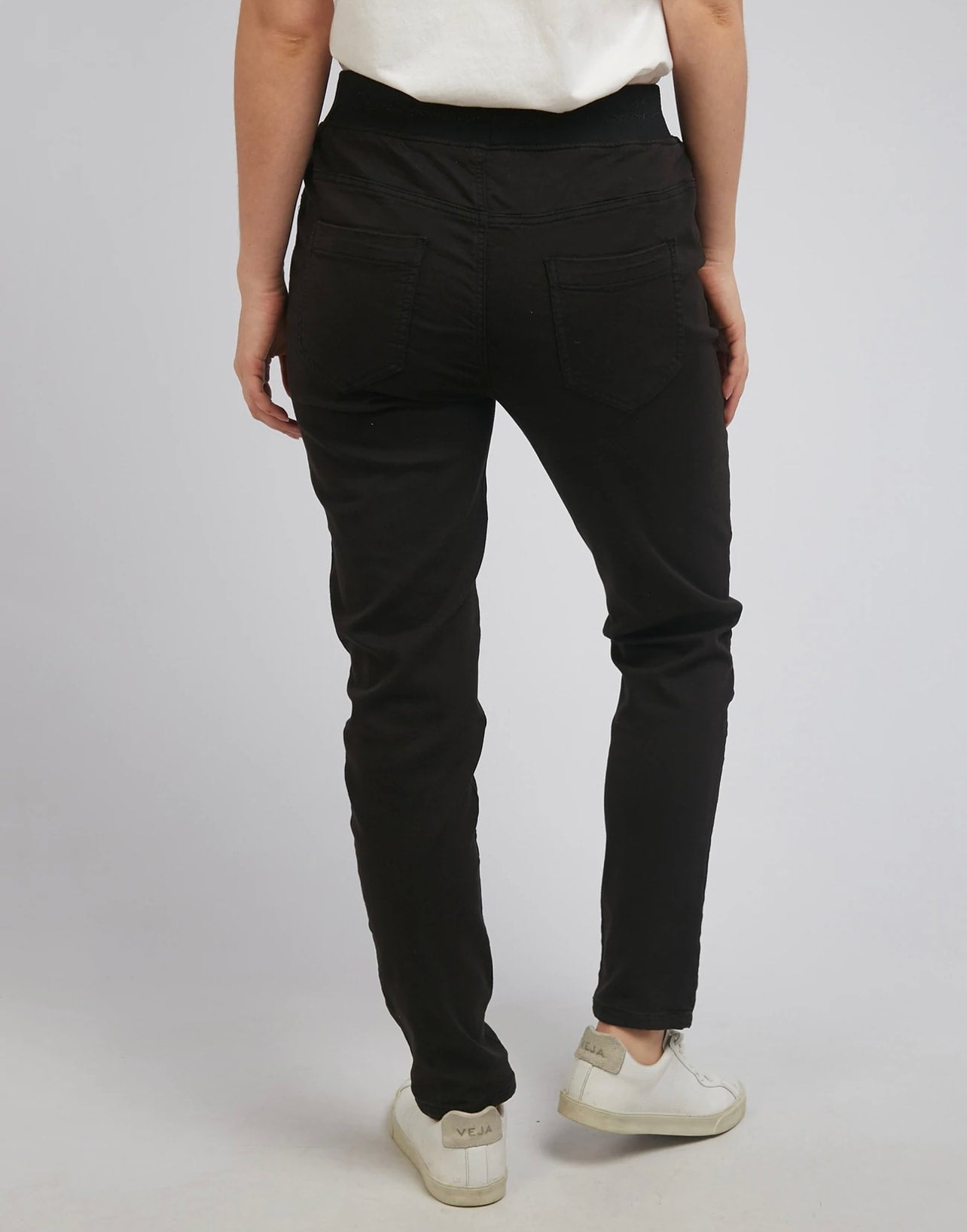 Sylvia Jogger ~ Black